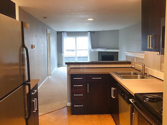 3rd image of 720 Kirkland Cir APT B303
