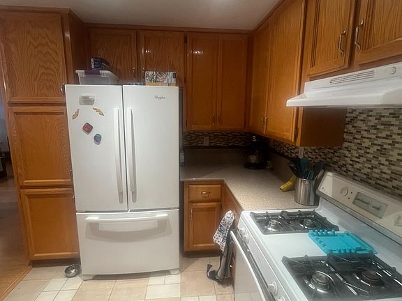 4th image of 7340 Hamden Pl Unit 111
