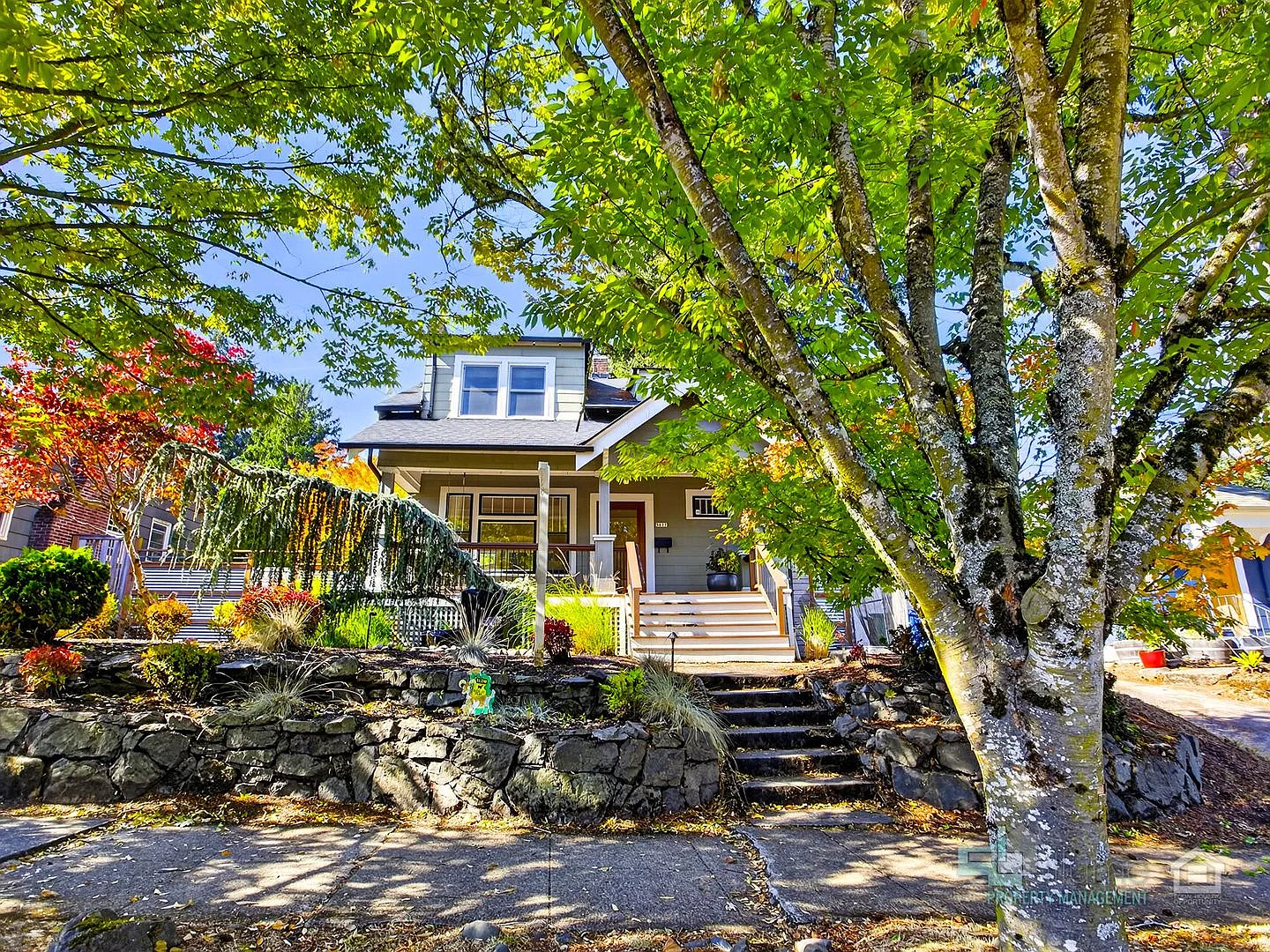 Updated 4-Bedroom Home with Spacious Living & Backyard in NE Portland — Photo 4
