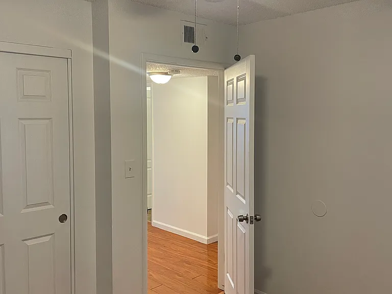 221 W Tulare Ave #Q — Photo 8