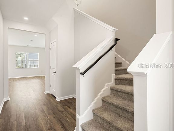 4th image of 9 Whispering Oaks Circle