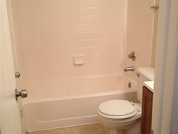 5th image of 9881 Nob Hill Ct