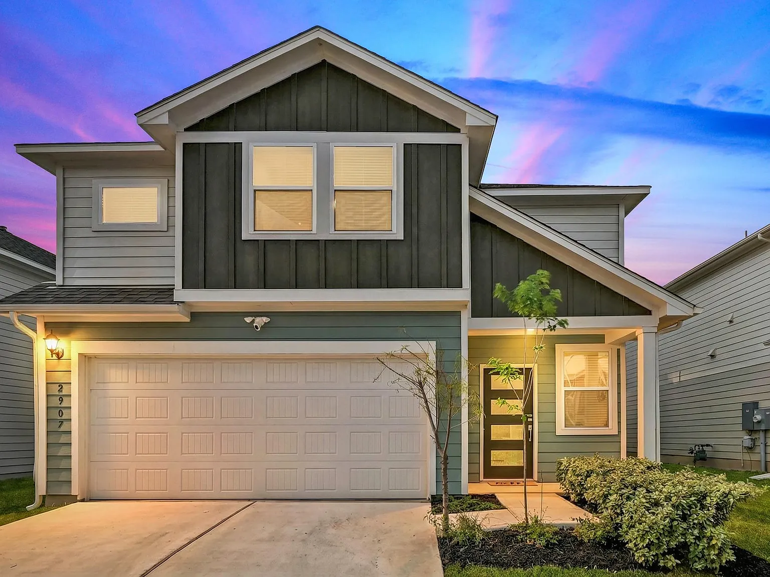 3 bed, 2.5 bath, 2000 sqft, $2,195 — Photo 1