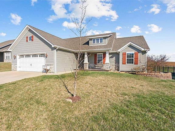 2nd image of 440 Cass Dr