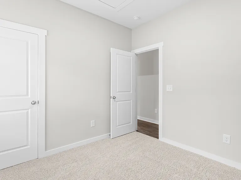 687 N Manning Ave — Photo 18