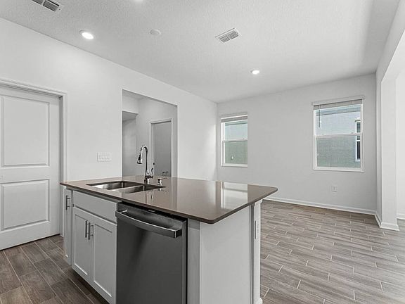 5th image of 6444 Sprucepine Ln