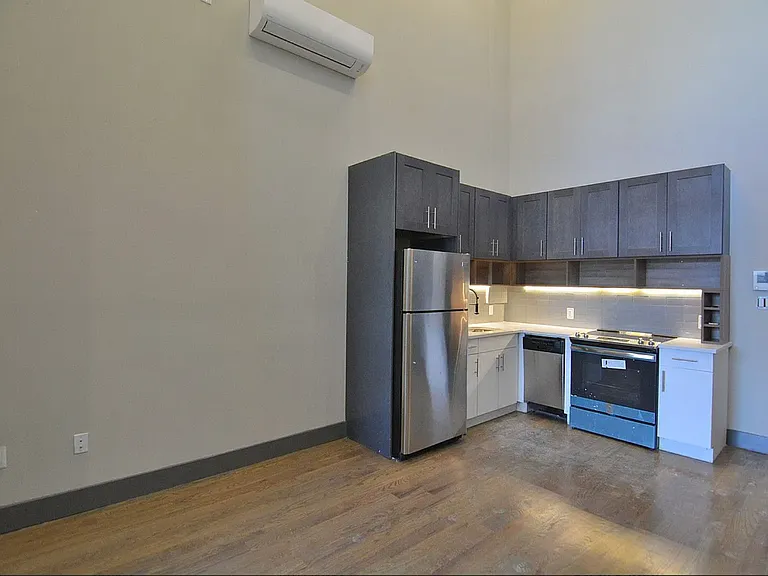 417 Manhattan Ave #2A — Photo 4
