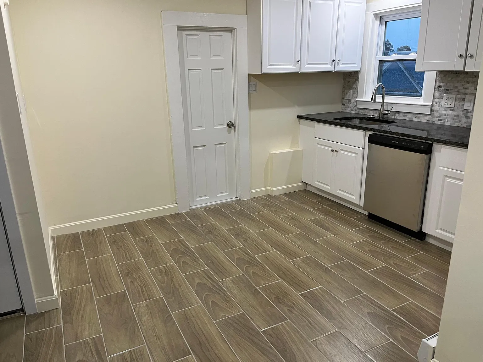 1 bed, 668 sqft, $2,100 — Photo 3
