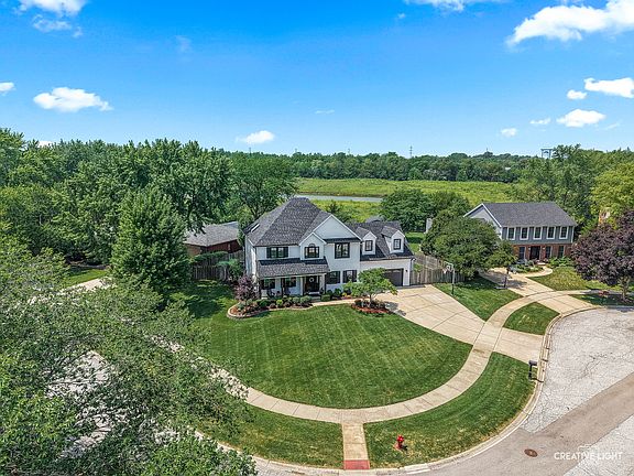 4th image of 2560 Surrey Ct