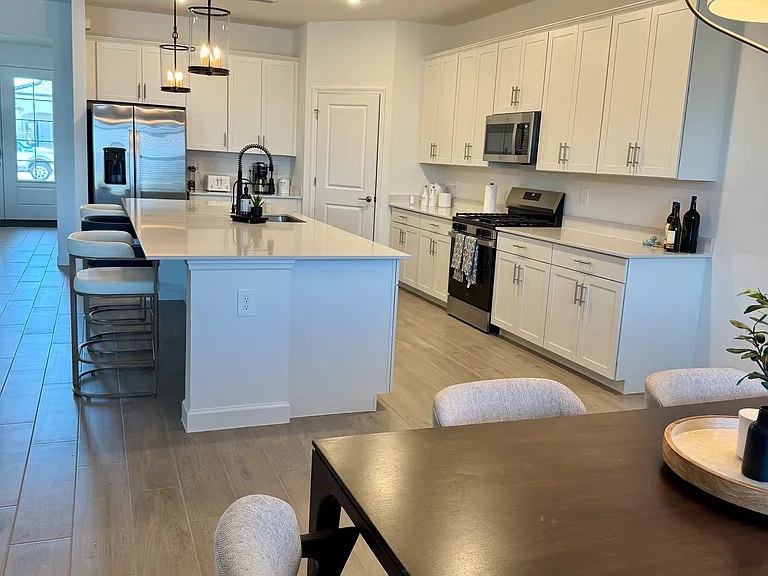 Hinkley Dr — Photo 11