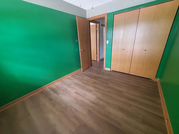 2nd image of 30 Parkview Dr