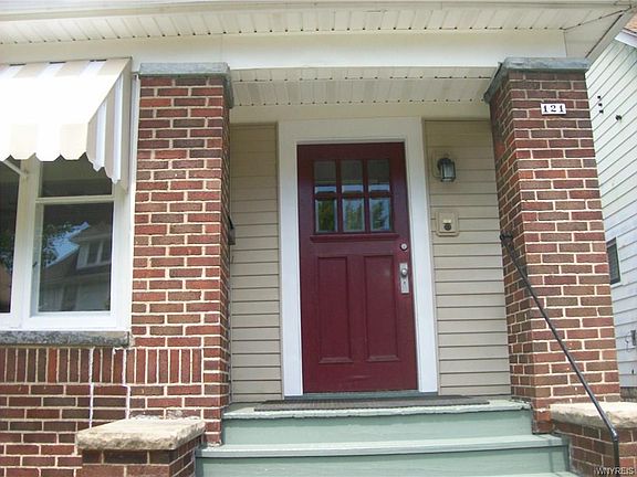 2nd image of 121 Merrimac St