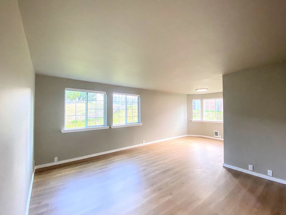 1st image of 1726 E 56th St #1