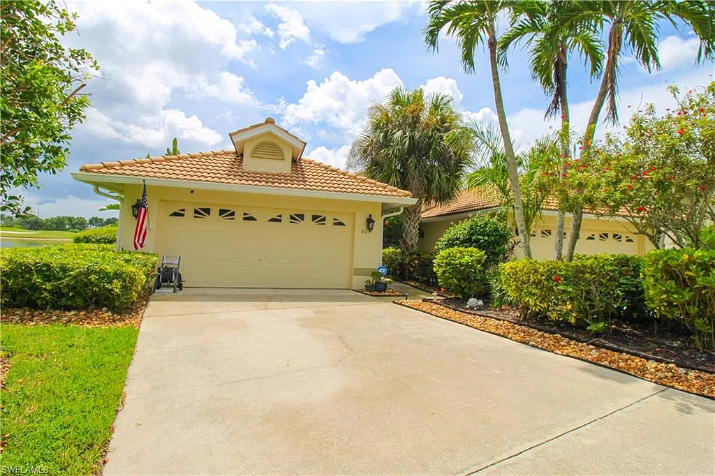 2 bed, 2.0 bath, 1500 sqft, $7,995 — Photo 2