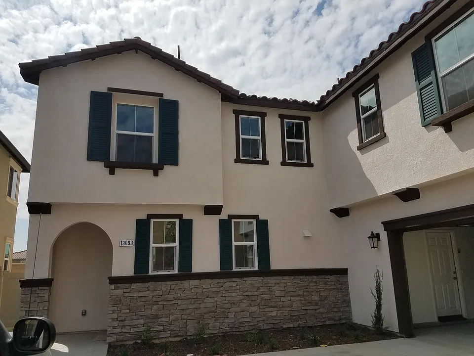 13099 Sugarloaf Dr