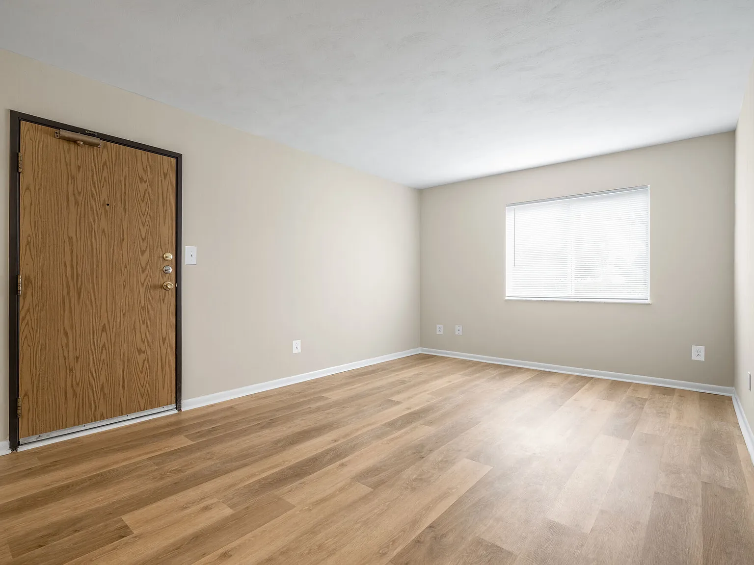Riverlands Apartments — Photo 2
