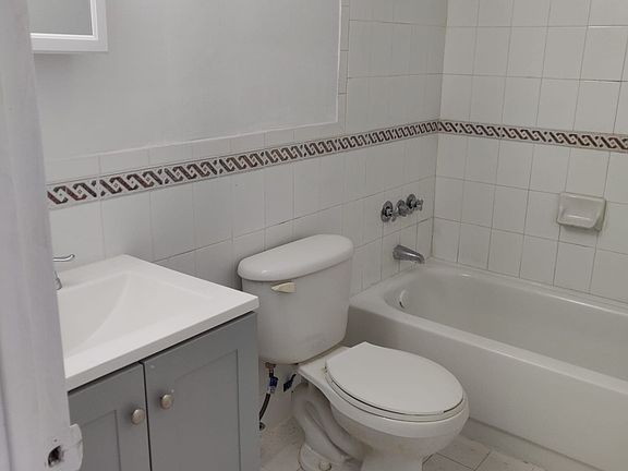 4th image of 251 NW 177th St APT 119