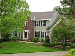 20930 Heatherview Dr, Brookfield, WI 53045