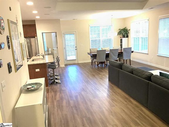 3rd image of 514 Beechcreek Dr