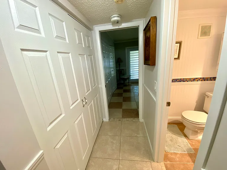 335 Farnham Cres #P — Photo 20