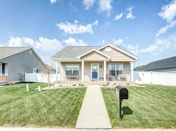 3921 Red Bird Ln, Swansea, IL 62226