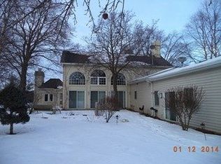 7077 Garden Prairie Rd, Garden Prairie, IL 61038