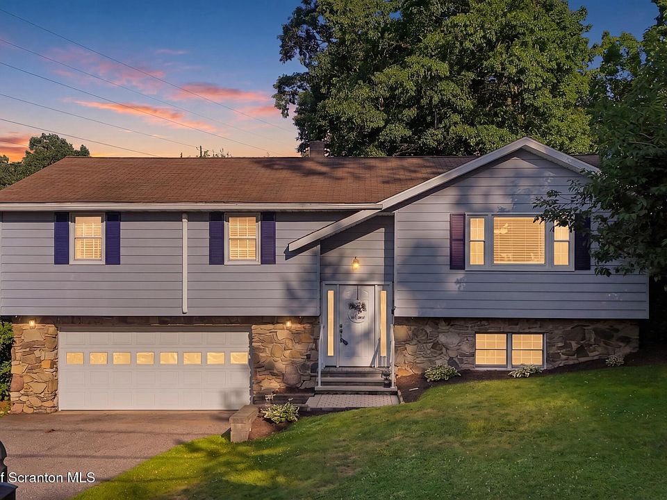 1st image of 130 Carol Dr