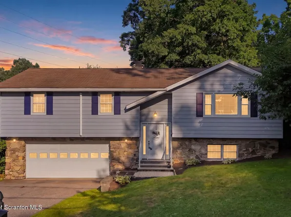 130 Carol Dr, Clarks Summit, PA 18411
