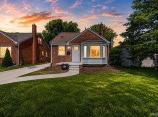 23013 Gaukler St, Saint Clair Shores, MI 48080