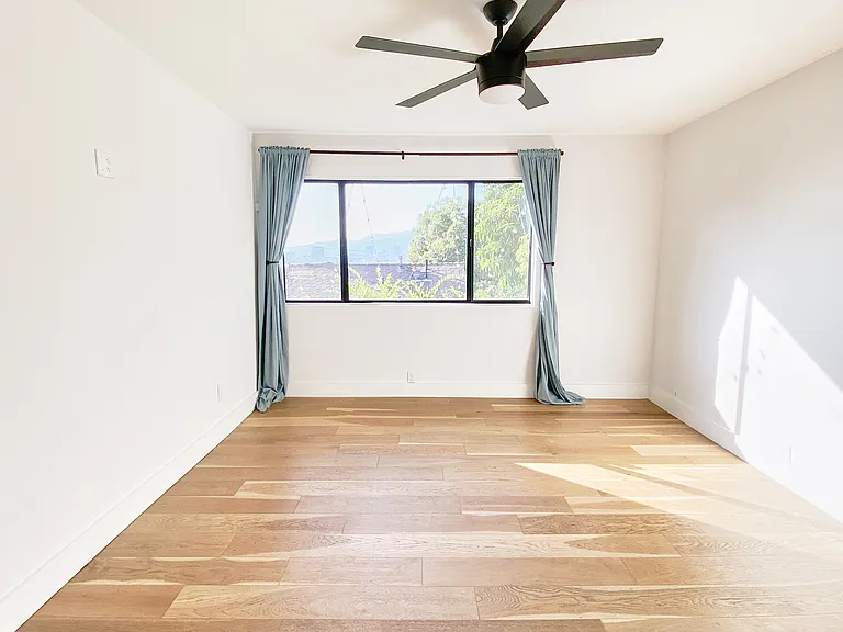 1133 Berkeley Dr — Photo 9