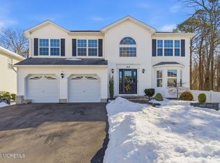 42 Diamond Lane, Howell, NJ 07731