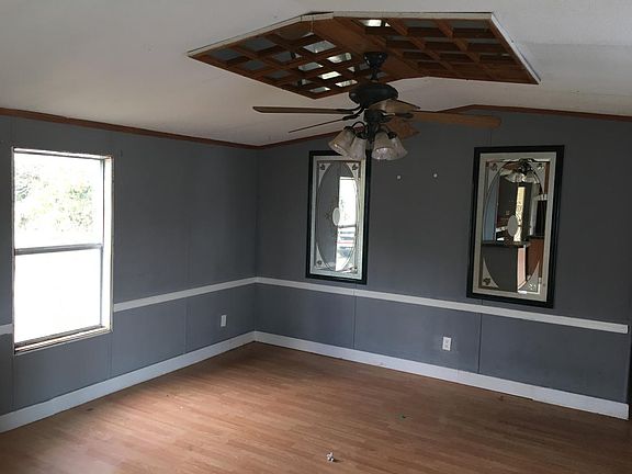 3rd image of 104 W Melody Ln