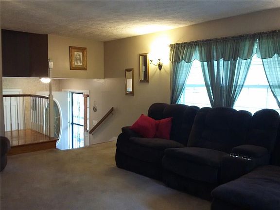 5th image of 11344 Peacock Dr