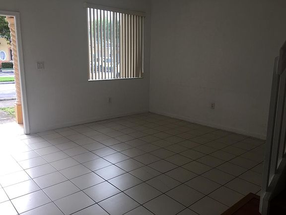 3rd image of 2615 SE 15th Pl