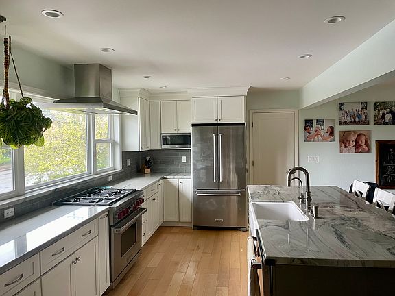 2nd image of 516 Escalona Dr