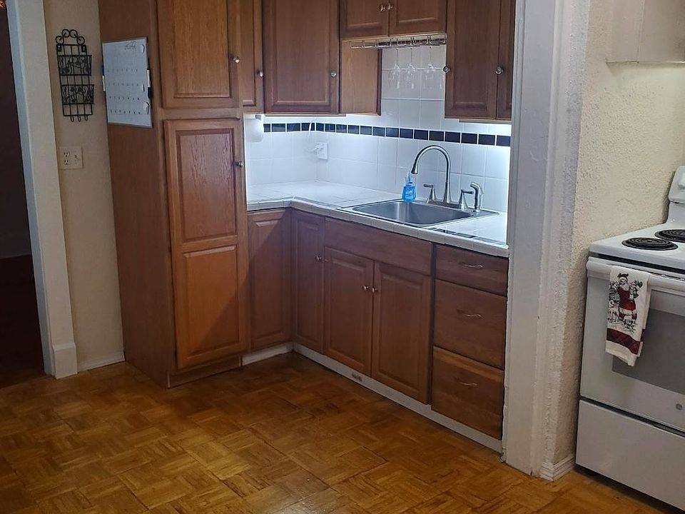 2nd image of 1936 Burlington Ave N