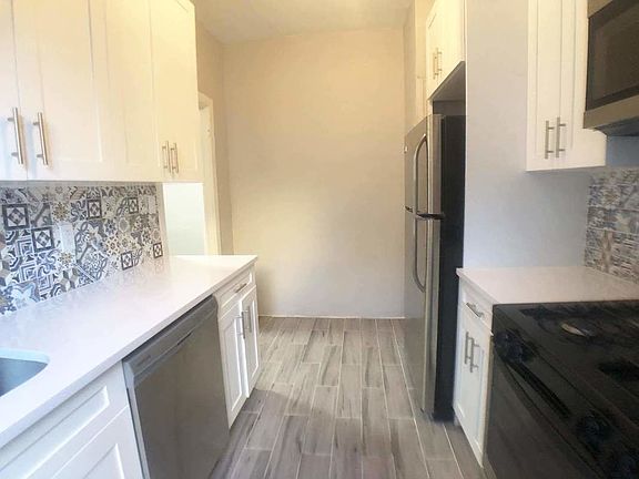 2nd image of 148 Linden Blvd APT 21