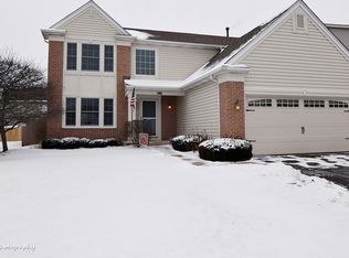 586 S Collins St, South Elgin, IL 60177
