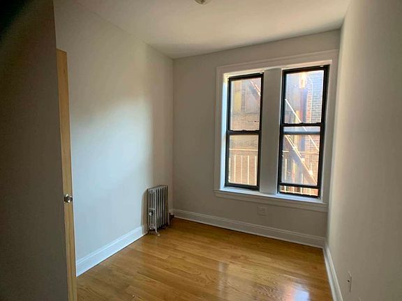 3rd image of 132 Thompson St #16A