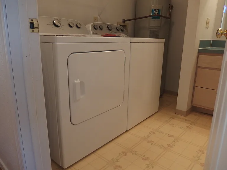1443 Northwood Dr — Photo 17
