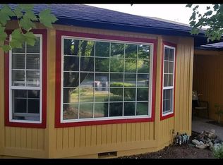 1562 Williamsburg Cir, Medford, OR 97501