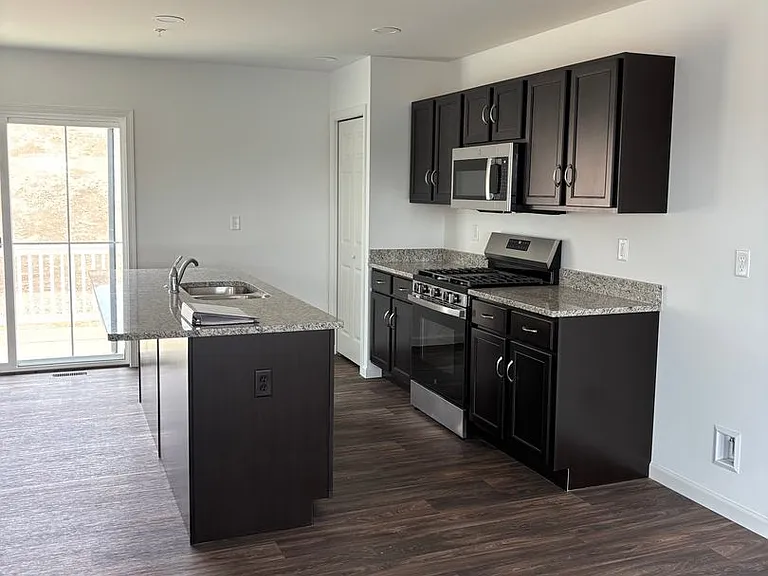 2 Meredith Way — Photo 6