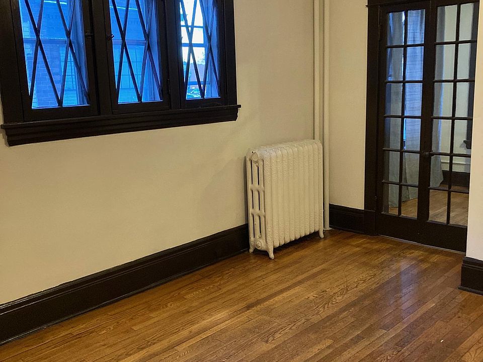 1st image of 824 Grand Ave