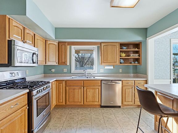 5th image of 9417 Crystal Spring Dr