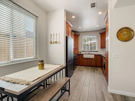 5th image of 146 Adelia Way