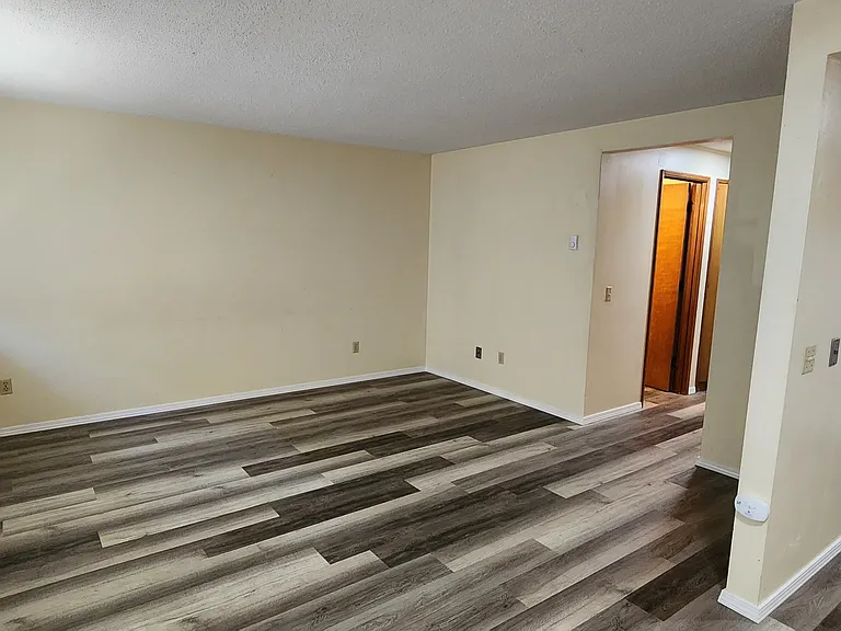 624 W Cedar St #11 — Photo 3