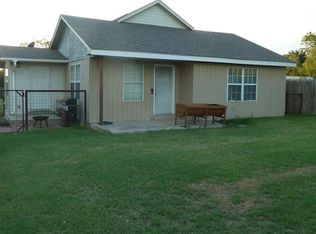 200 Hickory St., Chico, TX 76431