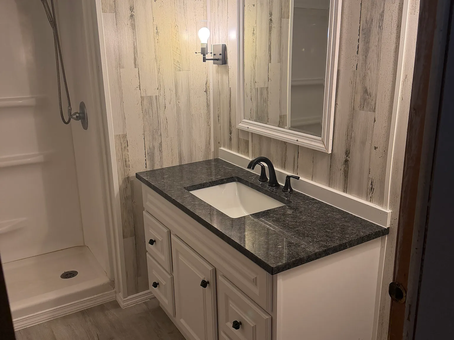 2 bed, 832 sqft, $1,300 — Photo 4