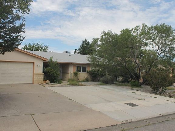 2nd image of 1209 Valencia Dr NE