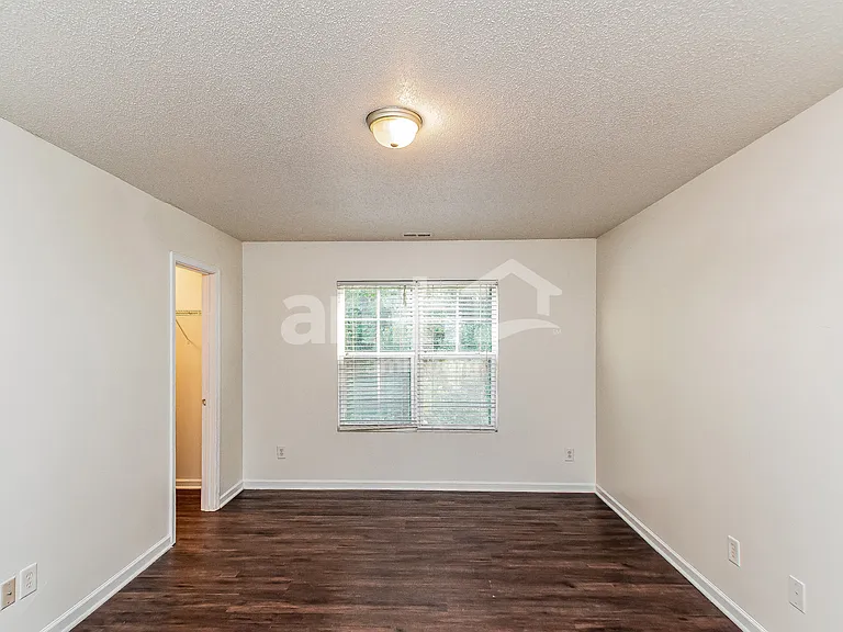 1212 Whitman Dr — Photo 7